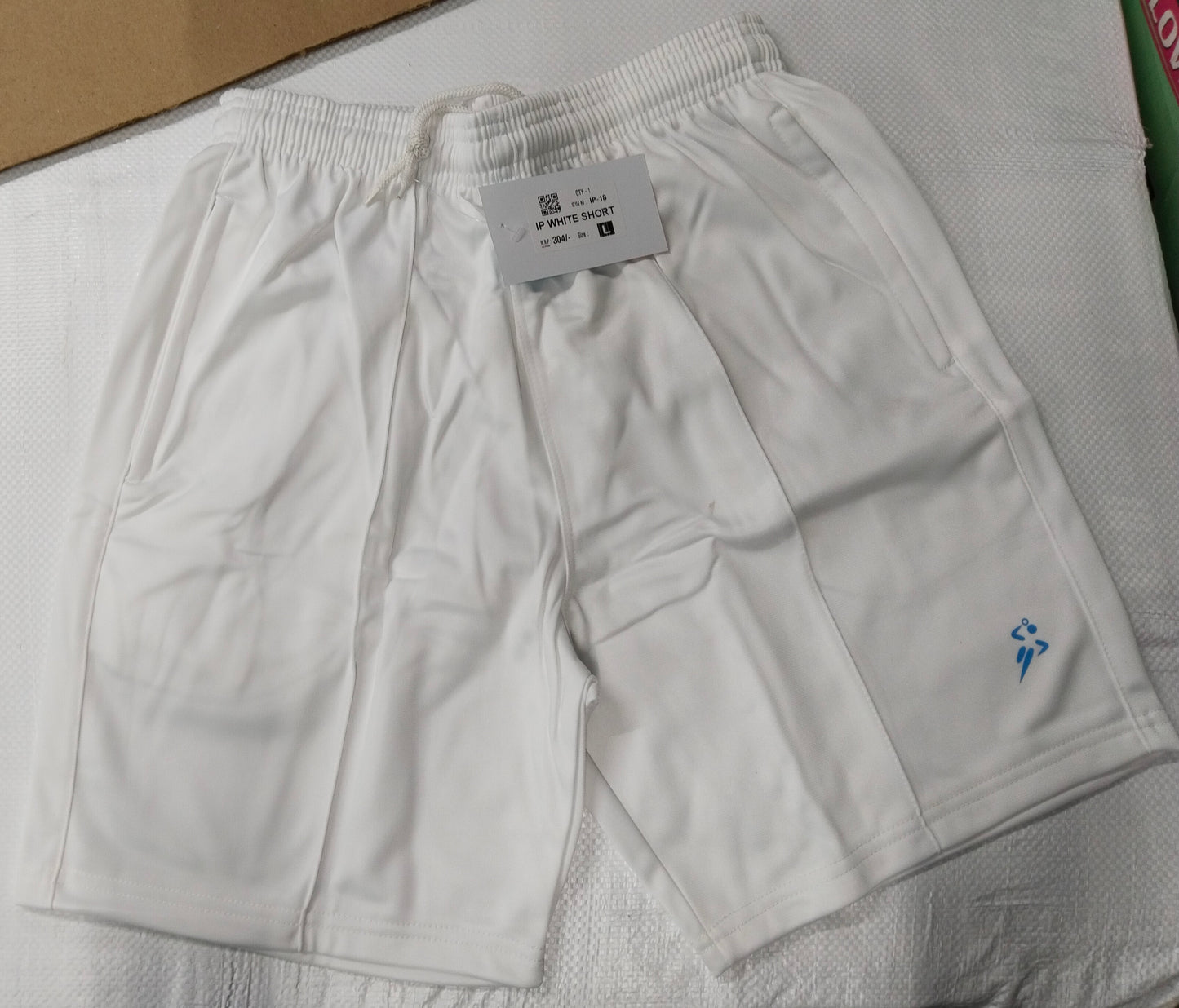 IP-18 I.P. White Short